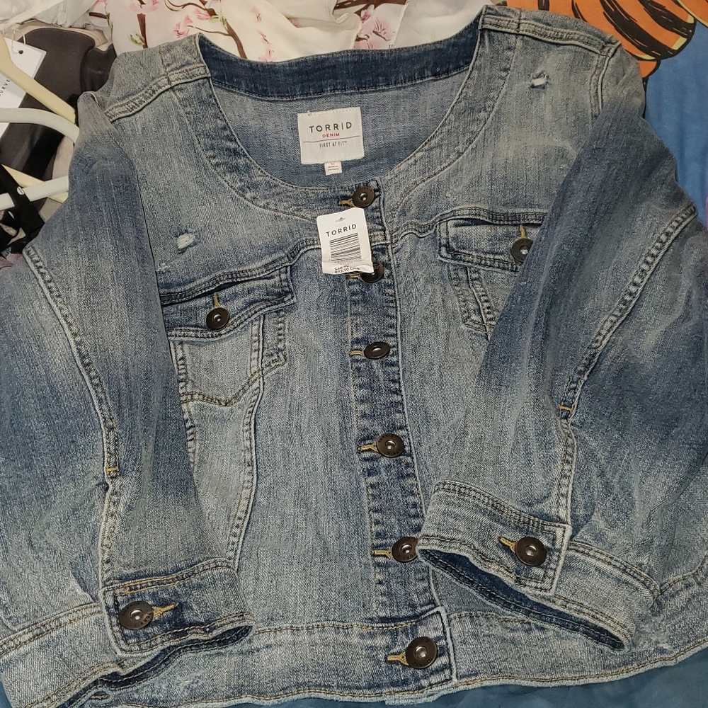 NWT Torrid Cropped Denim Jacket Plus Size 5x